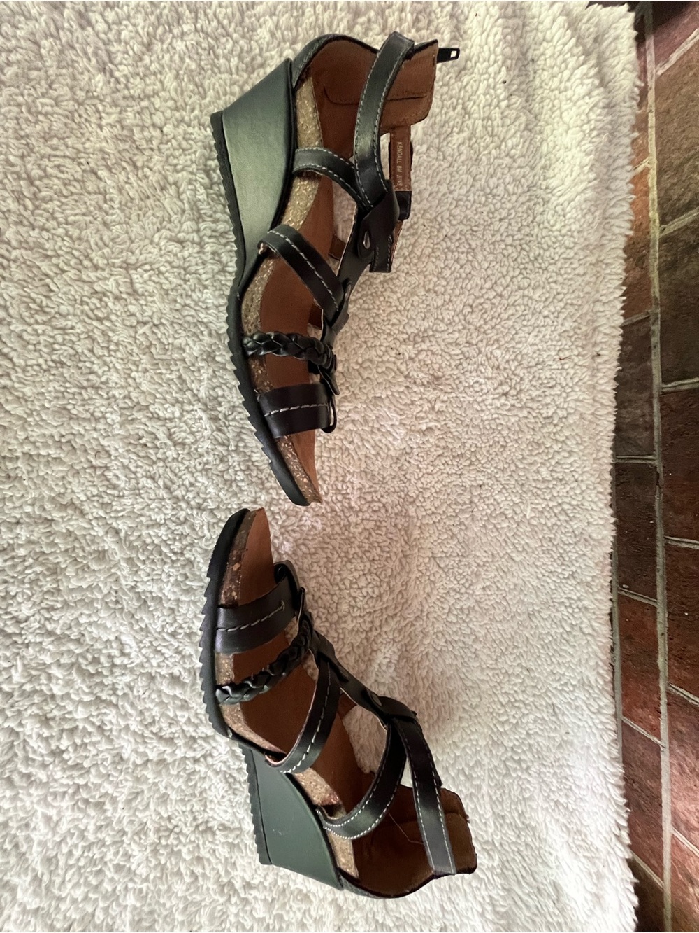 Earth Origins KENDAL Size 8M Women’s Black Wedge Sandals Side Velcro. Back Zip - Picture 10 of 13